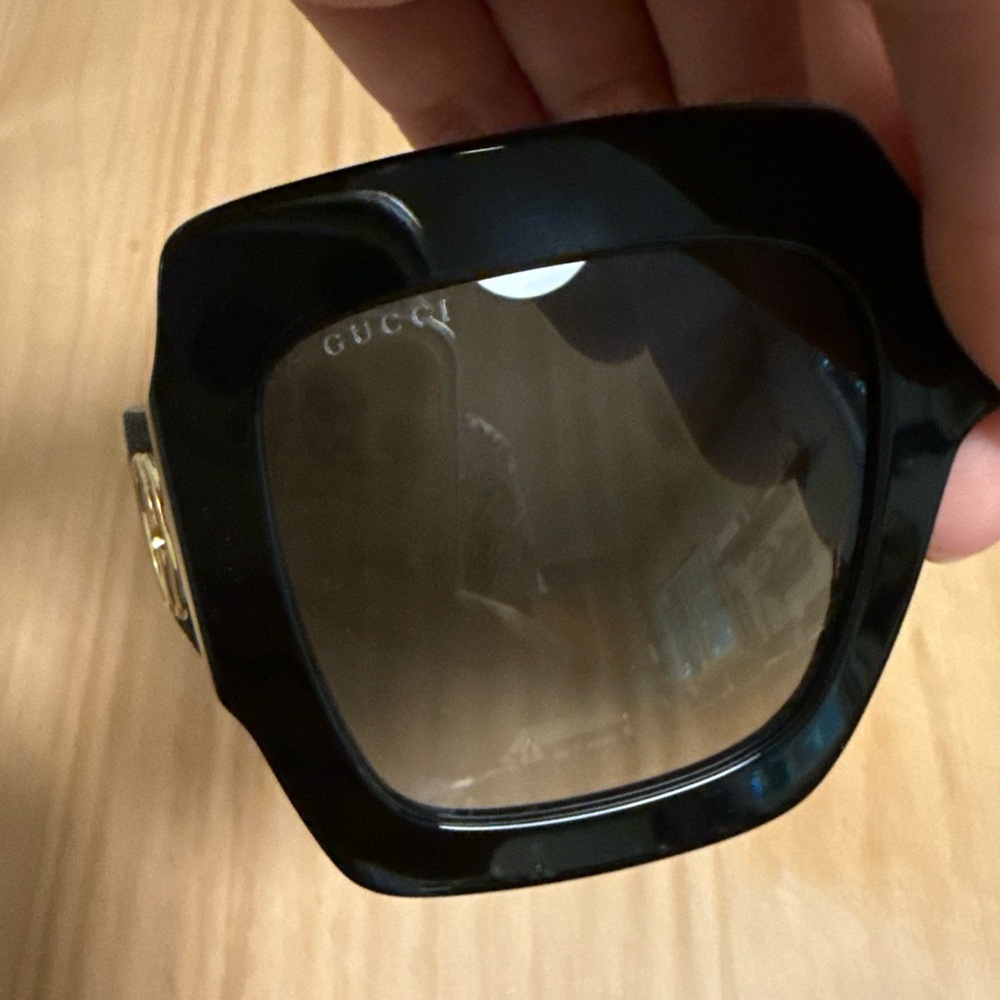 Gucci Black Glitter Sunglasses with Gold Logo - Picture 2 of 8